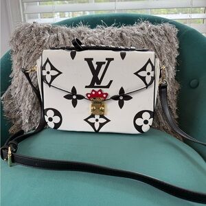 Louis Vuitton White and Black Women's Bag